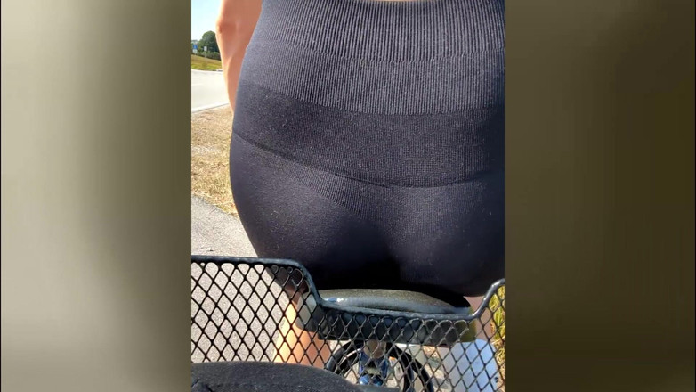 TV_Helena: Ciclismo in Oltre 30 gradi! La trans si strofina il buco...