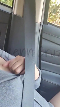 Masturbare publică riscantă în taxi, fără tentă