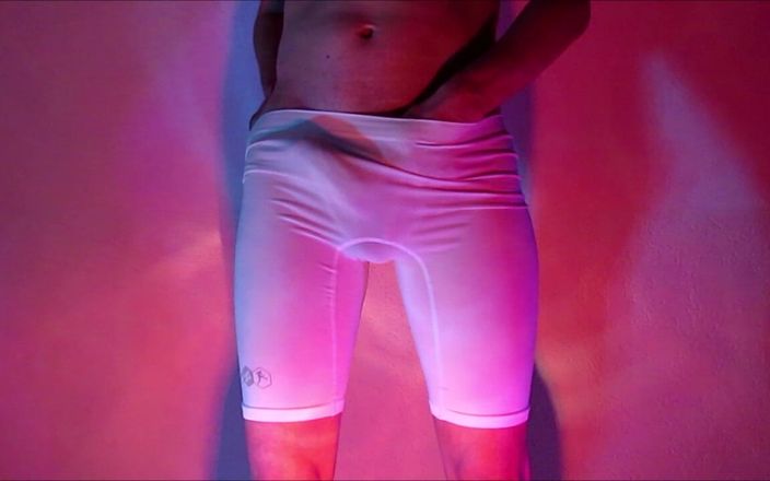 TheOldBigThing: Quái vật đang phát triển trong quần tất - Bulge boner của...