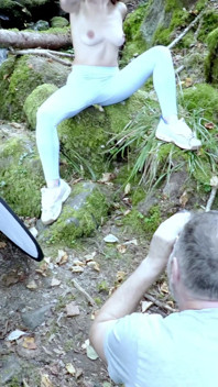 Šukání u řeky s francouzskou Hole Lety Howl a Španělkou Teen Massy Sweet