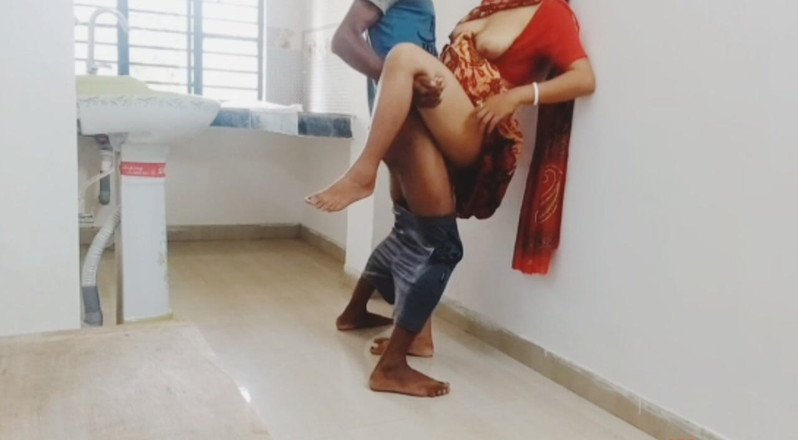Teensex: Desi Hot Bhabi Sex Spokojenost Příběh v kuchyni