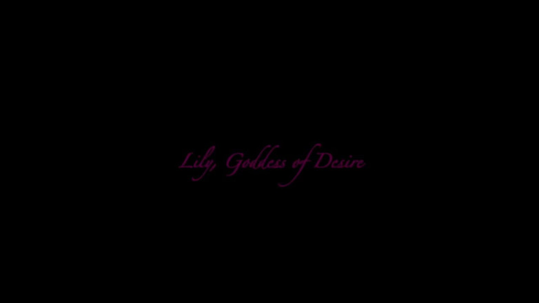 Lily, Goddess of Desire: Curvă supusă se prezintă într-un guler