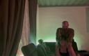 Lusty Mommy and Dirty Daddy: Dominanter aufwach-fick