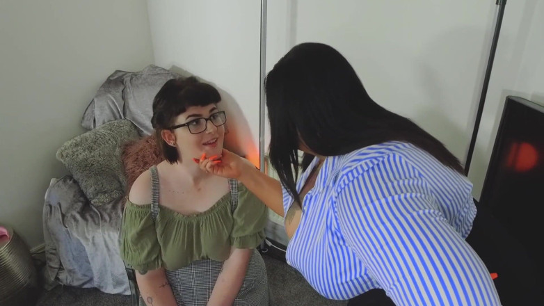 Mia MILF: สาว MILF วัยรุ่นต้องการฝึกหัดจากเมียแก่เงี่ยน