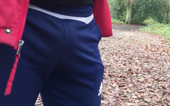 MrMagicDevil: Bu yüzden kış ve dışarısı çok soğuk. İç çamaşırıyla, dışarıdayım ve hakkında