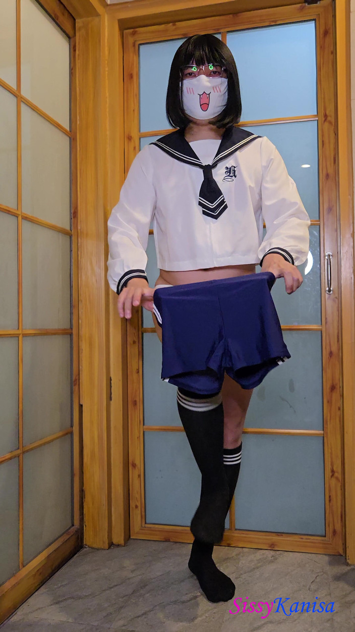 SissyKanisa: Ruang Ganti Sissy Kanisa: Ganti Baju Supaya Bisa Ikut Kelas...