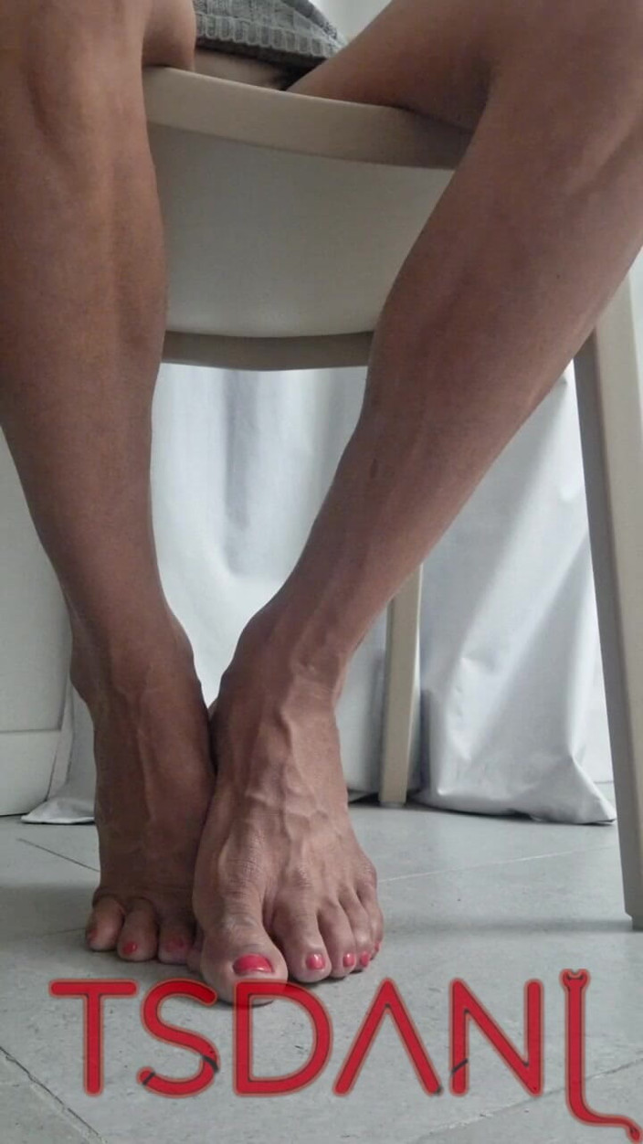 Tsdanisantos1: At Home, Showing My Feet by Voice, I Think About...