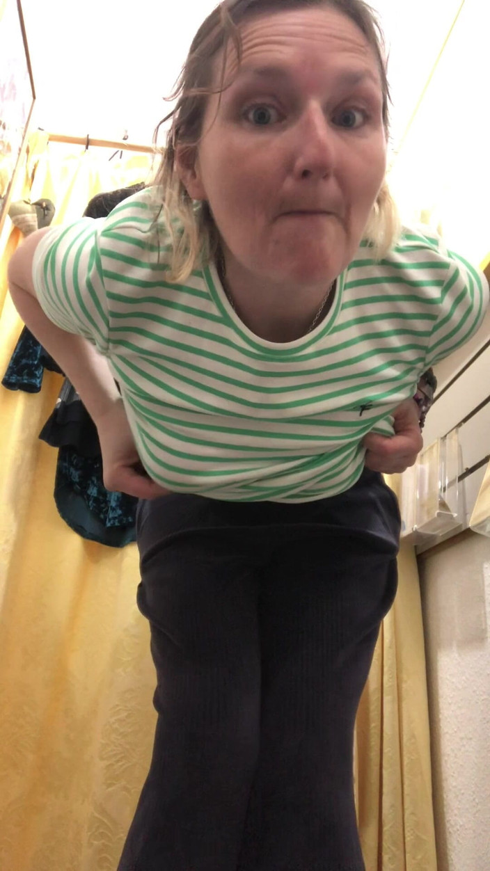 MistressWriggler: Když se svlékání je jediný způsob, jak jít na veřejnosti!