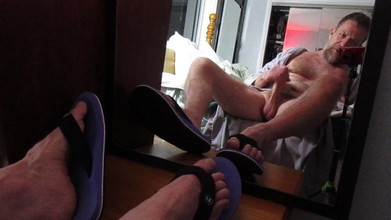 Hairyartist: Pop's Feet for Hungry You 作成者: Hairyartist