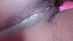 Super sexy ebony cuties: Striptis Menggoncang Pantat Saya, Memerah Puting Saya, Menggesel Kelentit Saya,...