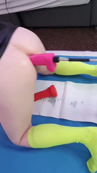 Big Dildo Bum Fun on the Fucking Machine with Essex Girl Lisa