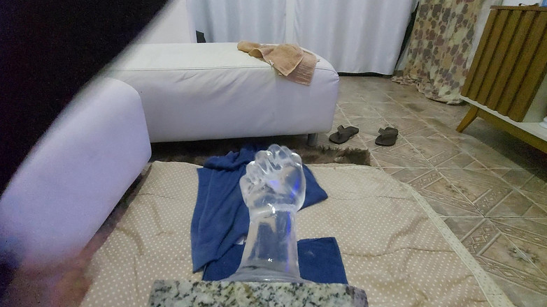 Kiara cdezinha: Cur lărgit cu dildo cu mâner larg