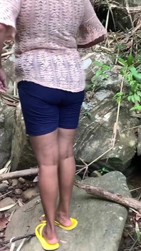 Cewek Sri Lanka di luar ruangan
