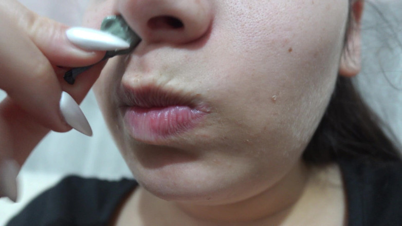 AmayaMori: Mijn reuzin stiefzus stopt een kleine stiefbroer in haar neus...