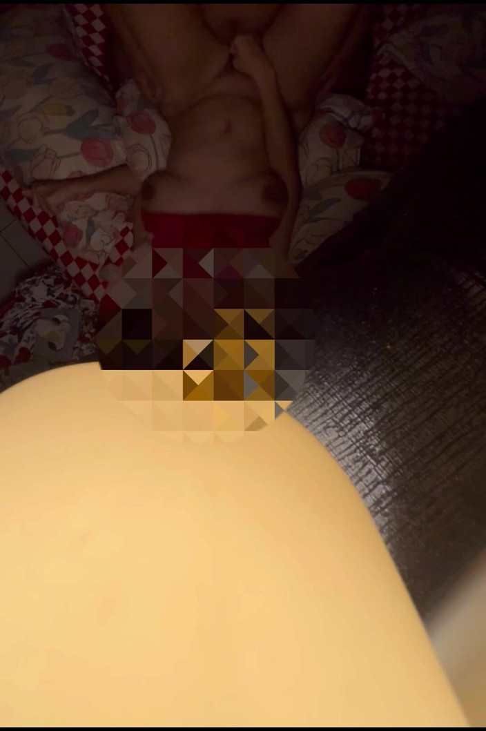 Xmanmy: Izyla máy bay bà già Bini Malay