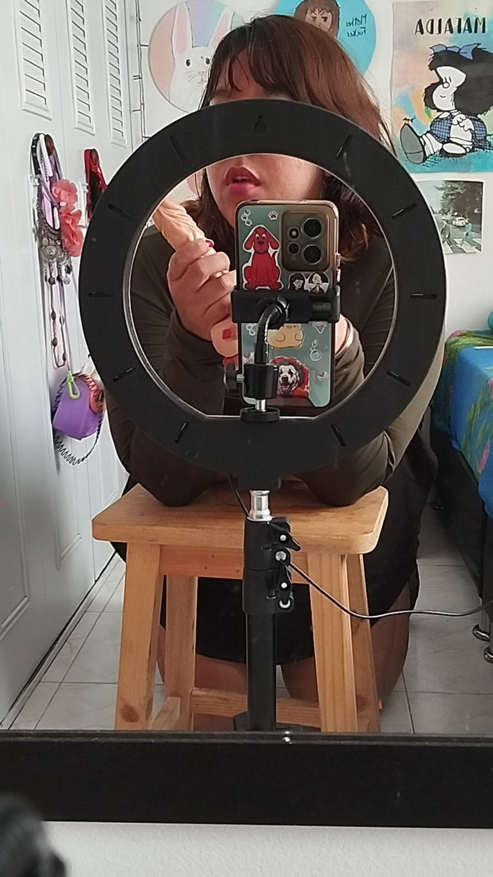 Nana Bela: Seksowna przed lustrem