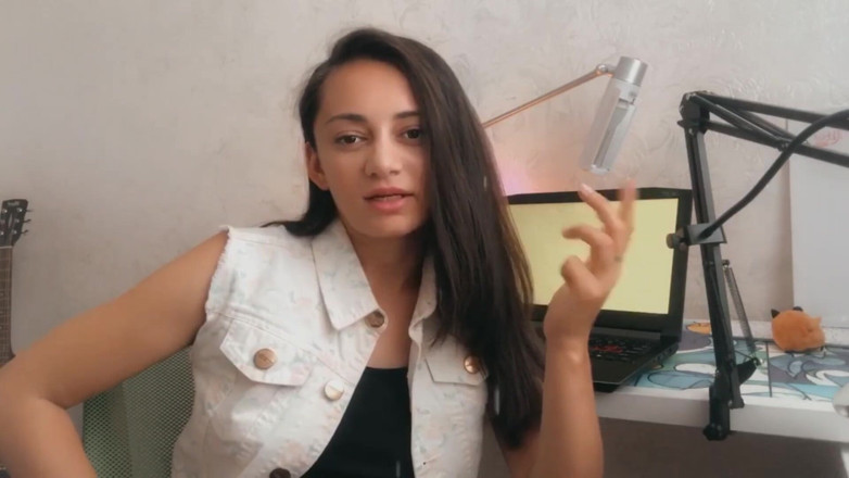 Malati Sex Education: İlk Lezbiyen Öpücüğüm