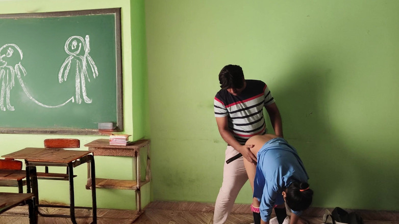 Bobbypranav: Desi vysokoškoláci šukají ve třídě