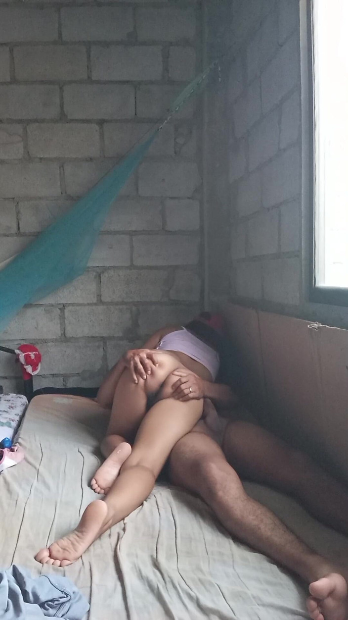 El placer del Sexo Duro: Young Woman Approaches Her Best Friend When She Comes Home...