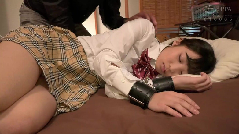 Vulture: Noa - 这个可爱的女孩的第一次内射