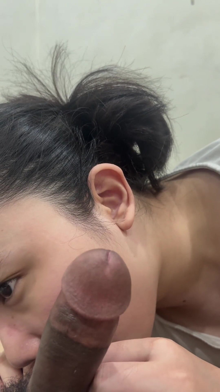 Mommy Puchong: I Love His Big Cock in My Mouth
