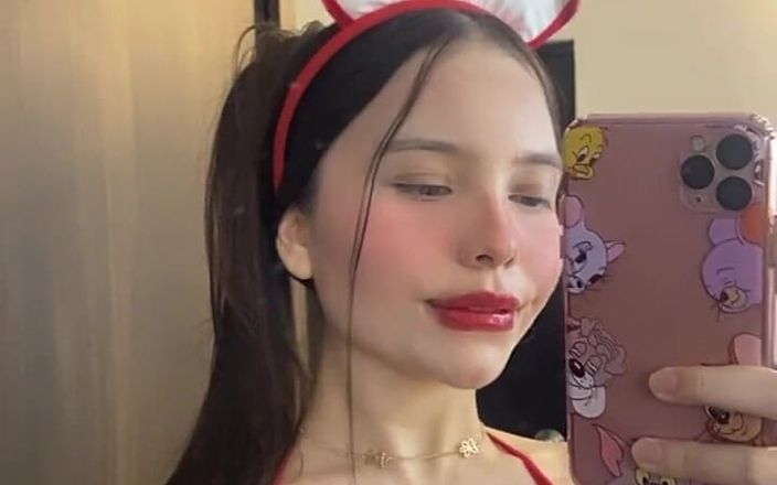 Miajacksonn: Senin özel hemşiren olmak istiyorum