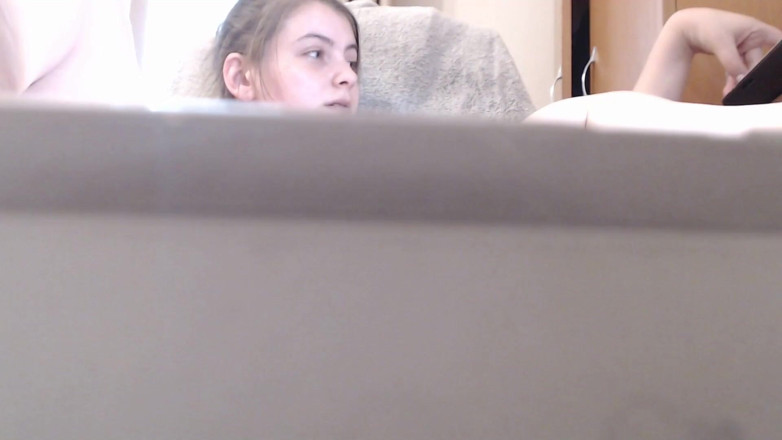 Katherine Squirt: mmm papà sborra nella mia figa