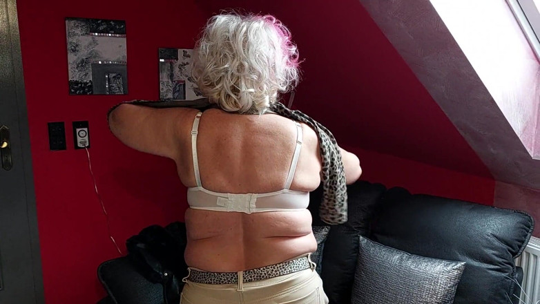 PureVicky66: Horny Granny Does Striptease and Masturbation