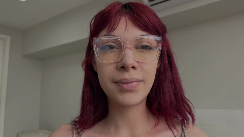 CuckoldHouse: Cette femme mariée coquine n’a que 18 ans et son mari...