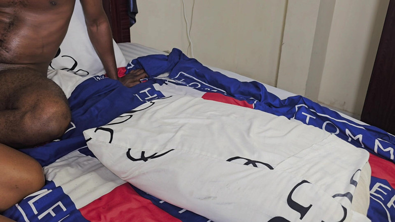 Bulocks: 77letá hubená macecha ošukaná a zlomená 24letým nevlastním synem