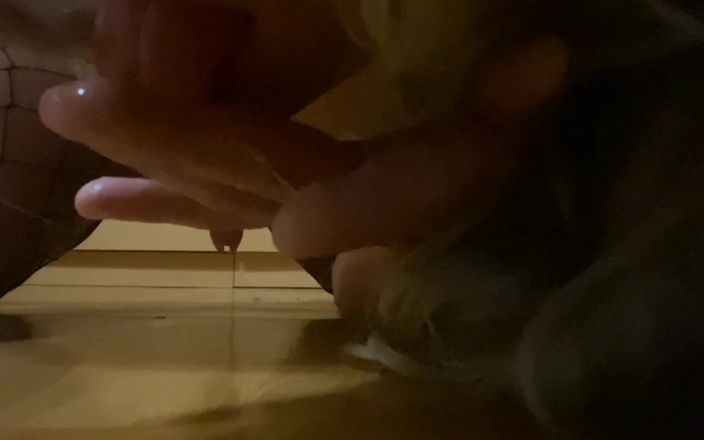 KatyKoroleva: Yeni bir yarak oyuncağını ve götümü test ediyor