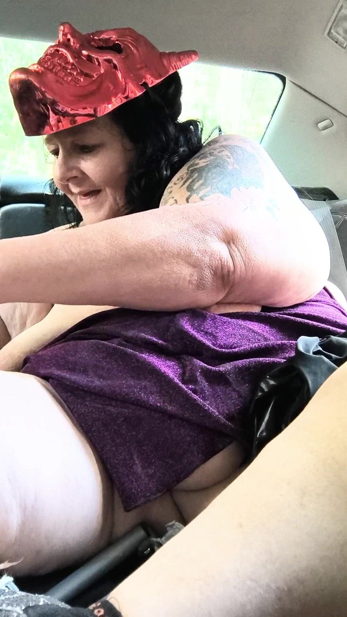 HerculesnVENUS: Co je strašidelnější než les na Halloween? Vlastně je nadržená...