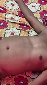 Soma Bhabhi Apnehi Nokor Ki Cock Chus Chus Ke Mal Nikal Di