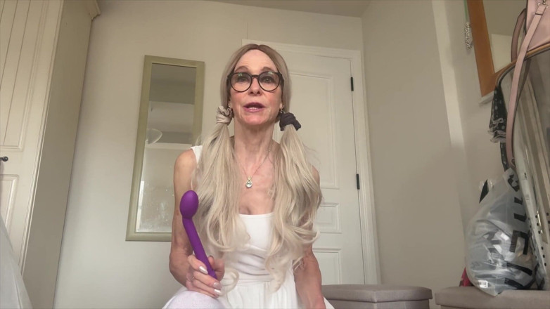 Deeliteful Jacy: The Naughty Babe