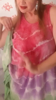 İri göğüslü nine azdırma dansı derlemesi