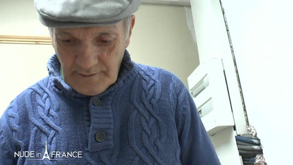 Nude in France: Kleinhaarige dunkelhaarige schlampe mit reifem mann zu dritt in den...