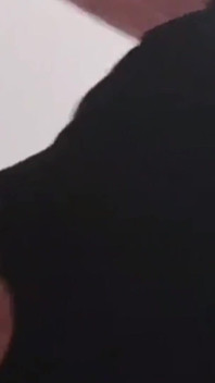 MILF prend une bite dans sa bouche et un bon sperme