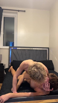 Bailey šuká a stříká po Celém Jakeově zadku