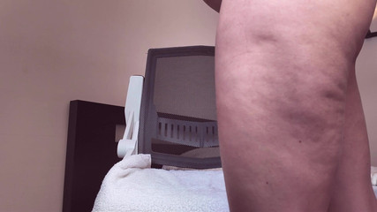 Ela Stance: Yeni canavar dildo amını gerçekten sert bir şekilde uzatıyor