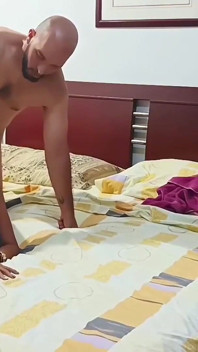 Stiefschwester kommt nach hause Vom feiern und fickt mit ihrem fantastischen Halbbruder - 100% spanischer porno.