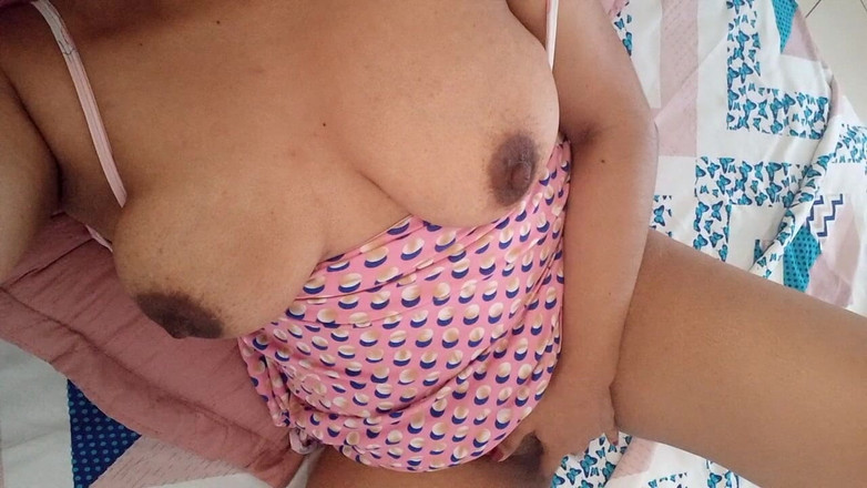 PATY PATY: Nic tastier niż masowanie pełnych warg podczas moczenia cipki naprawdę...