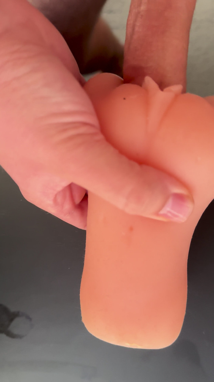 SoloEdgeMaster: Seks oyuncağı amcık sikişi ve amına büyük boşalma.