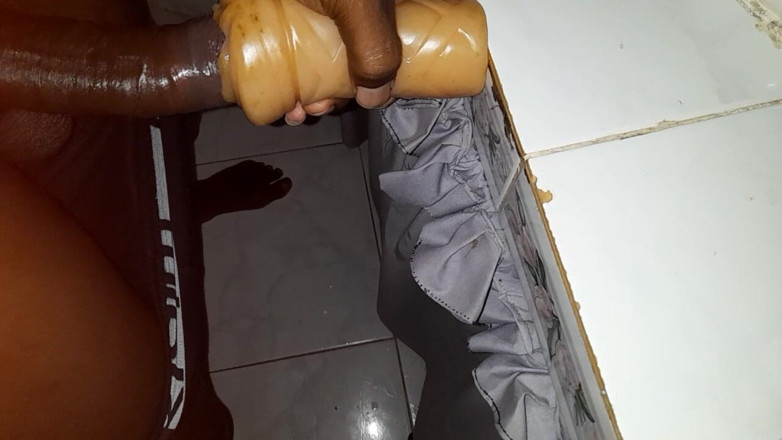 Islandvibes69: Jerking off S11 E3