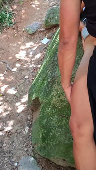 Creampie su una grande amica figa in spiaggia - trio all'aperto