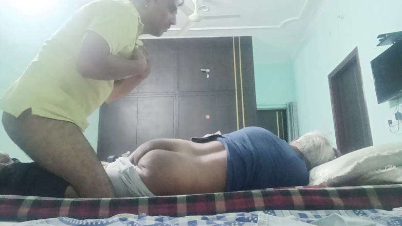 Rajasthani-old-lover: Băieți indieni desi sex cu tatăl vitreg vecin și ofițerul de...