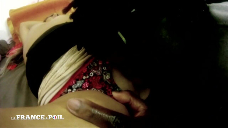 Girls Bang: 少女Gwenanie：第一次被鸡奸，第一次和黑人做爱！