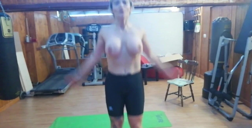 Mary Rider Pornstar: ポルノフィットネスパート3:ジャンピングおっぱい