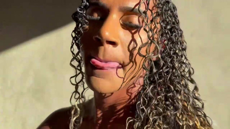 Bianca Herrera: 变装者在贫民窟里操女人