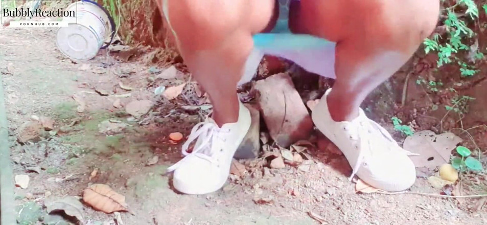 Hashini Hirunika: Srílanská dívka venkovní chcaní sinhálský hlas