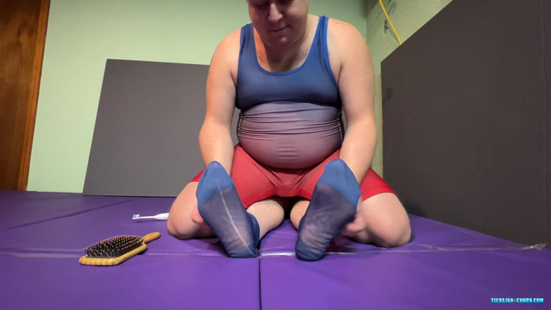 Ticklish Chubs: マット・ティックルズ・ザ・ギグルマイスター